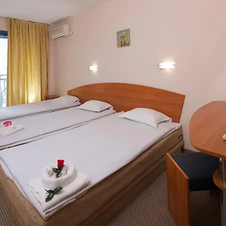 Paloma - In The Center Of The 3*